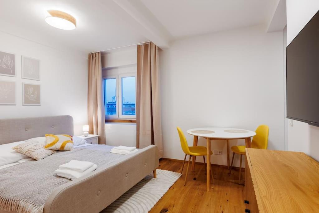 1 Bedroom Apartment With Terrace And Free Parking Near Metro Прага Екстер'єр фото