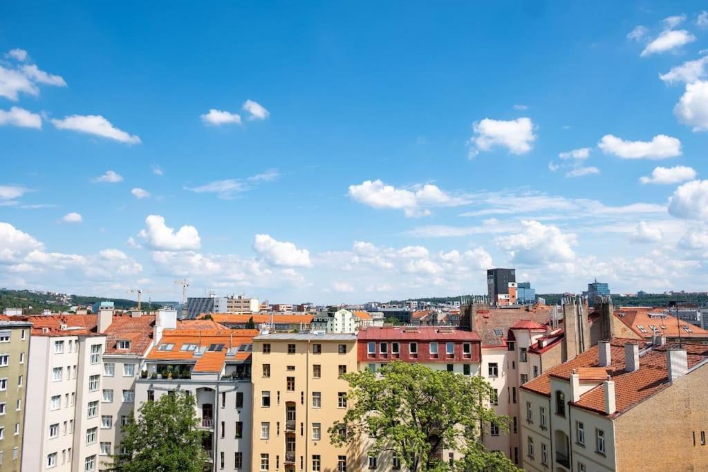 1 Bedroom Apartment With Terrace And Free Parking Near Metro Прага Екстер'єр фото