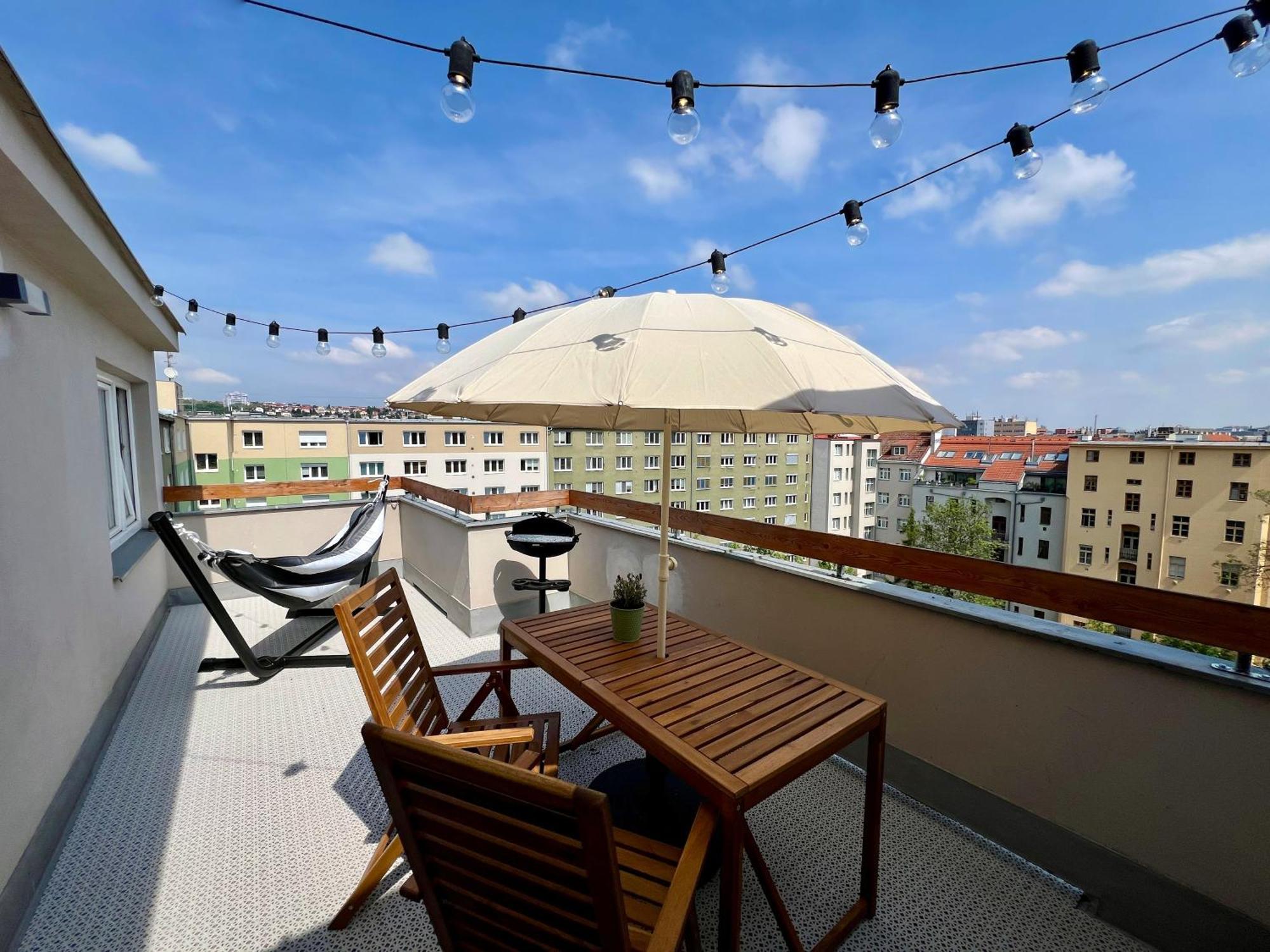 1 Bedroom Apartment With Terrace And Free Parking Near Metro Прага Екстер'єр фото